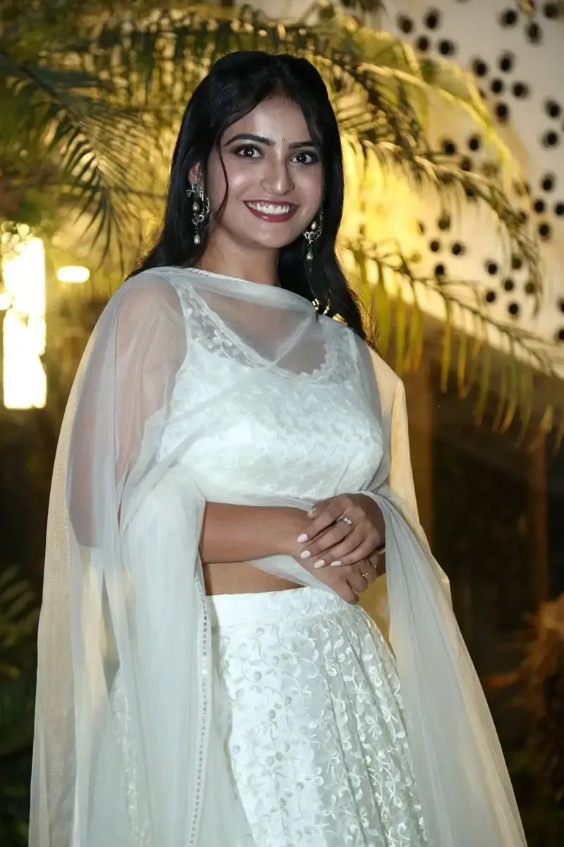 TAMIL ACTRESS ANANYA NAGALLA IMAGES IN WHITE LEHENGA CHOLI 1